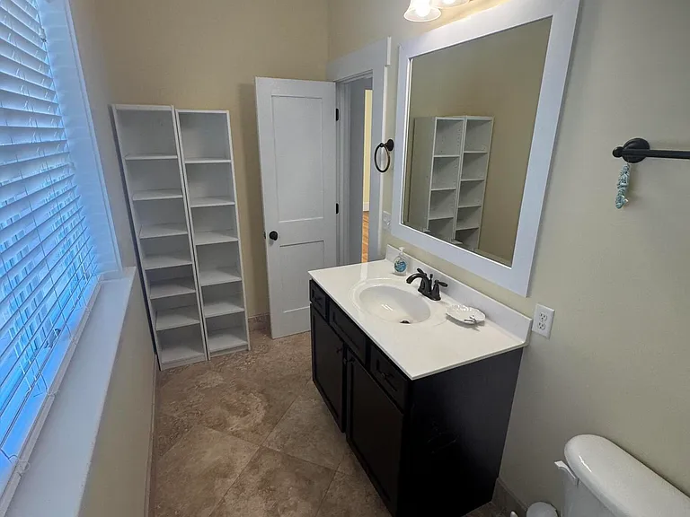819 Meadowsweet Ln — Photo 28