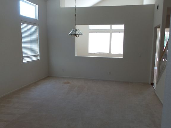 4th image of 275 Havenwood Cir