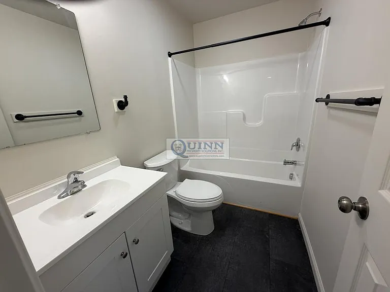 319 Willow Dr — Photo 8