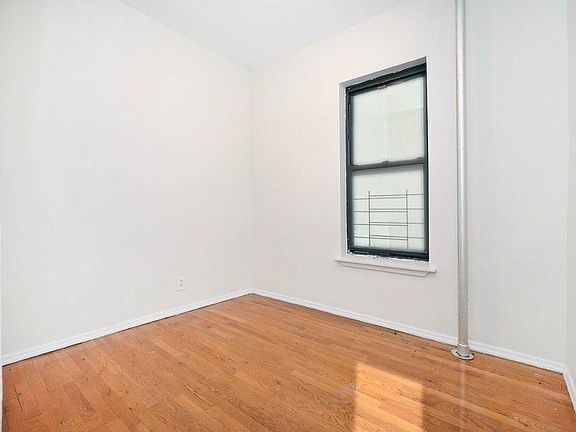 4th image of 2492 7th Ave APT 22