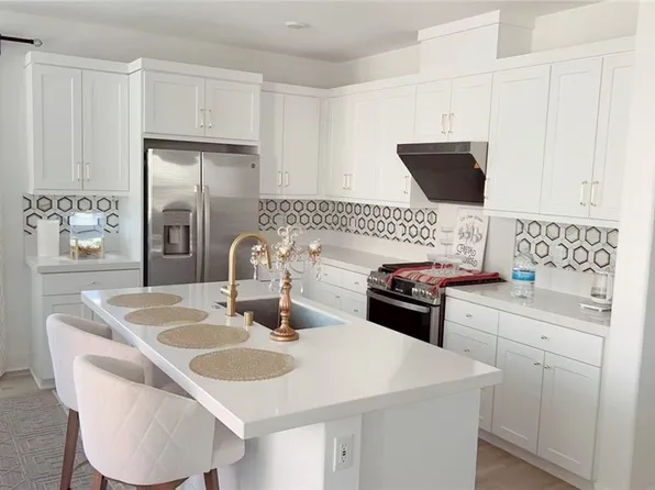 426 Lobata, Irvine, CA 92618