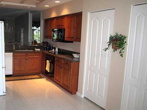 3rd image of 9590 High Gate Dr #1913-1