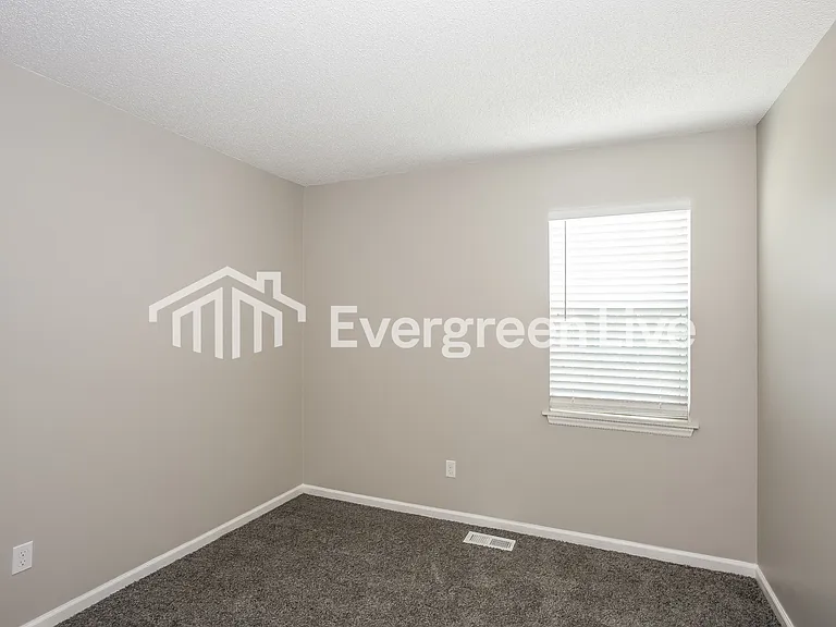 7211 Meadow Glen Dr — Photo 6