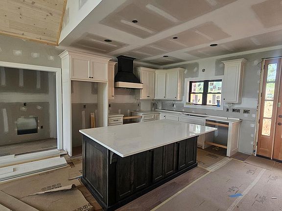 3rd image of 22 Hudson Springs Ln