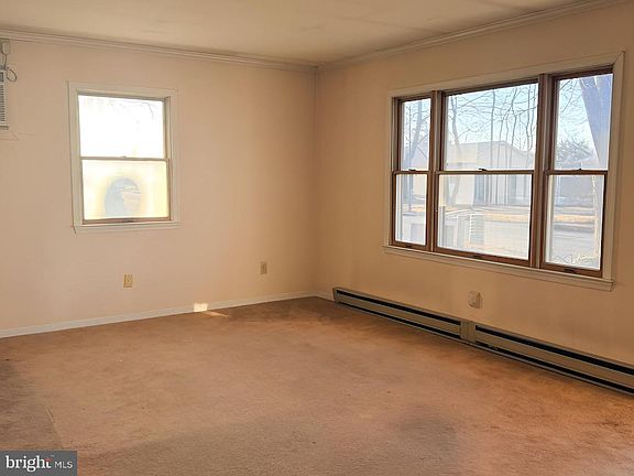 4th image of 602 Hazelwood Dr