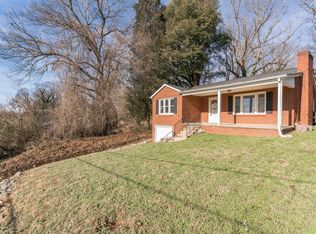 1019 W Bank St, Winston Salem, NC 27101