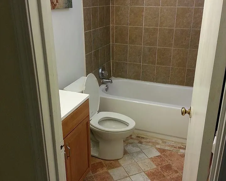 228 1/2 12th St SE #BASEMENT — Photo 10