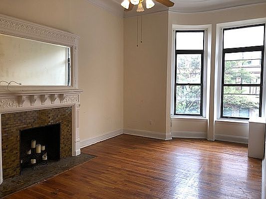 5th image of 40 W 70th St #2A