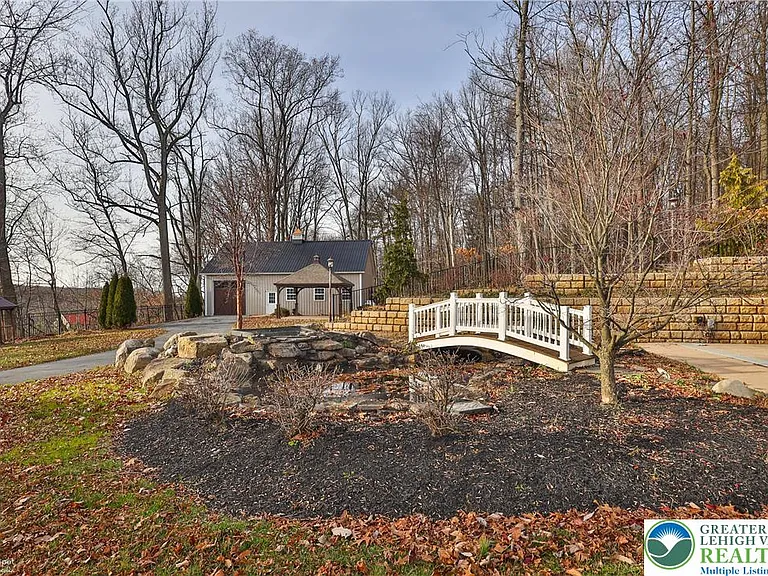 284 Walker Rd — Photo 17