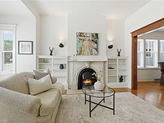 5th image of 314 Hess St S