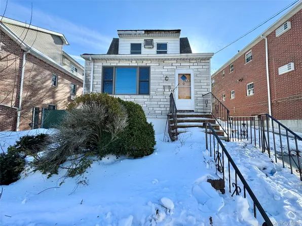 12116 8th Avenue, College Point, NY 11356