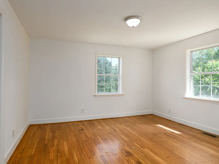5225 Summit Dr — Photo 4