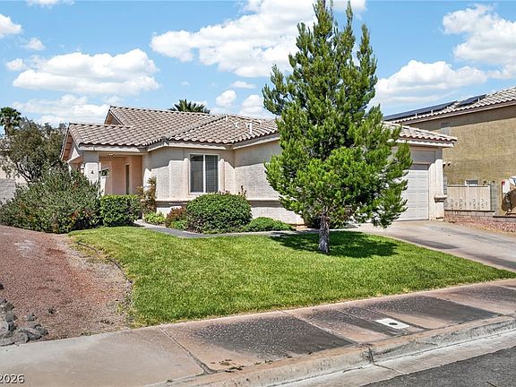 3rd image of 261 Ventana Heights St
