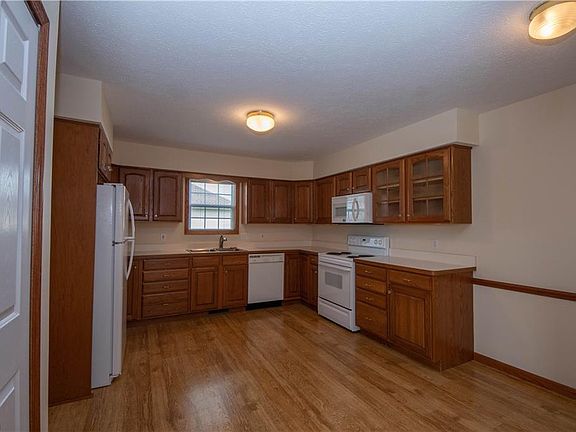 3rd image of 5255 Malone Ave