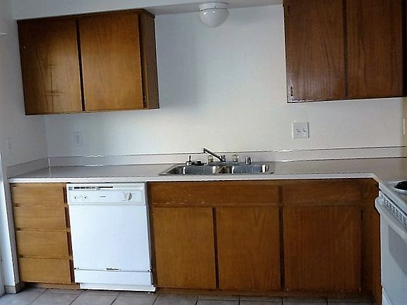 3rd image of 20433 28th Ave W