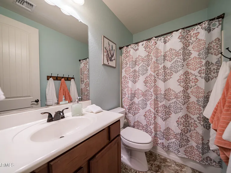 2681 E Hampton Ln — Photo 29