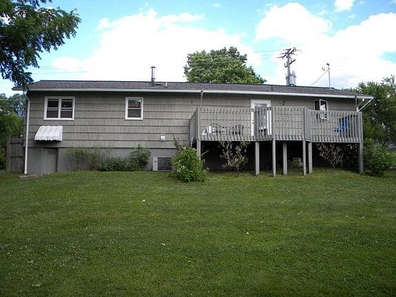 2nd image of 101 Holliday Dr