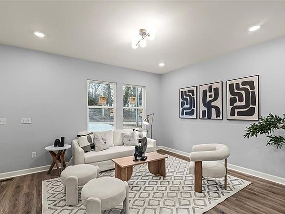 5th image of 533 Crowell Ave