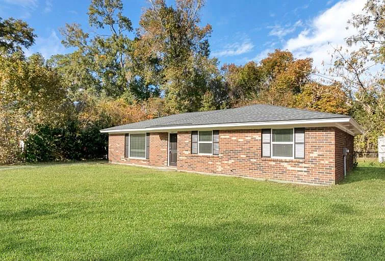 3 bed, 1296 sqft, $1,750 — Photo 3