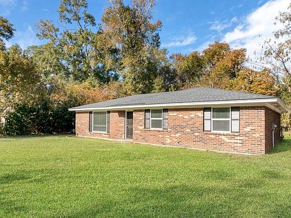 3rd image of 35 Sandpiper Rd