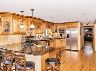 7 Blacksmith Rd, Wilbraham, MA 01095