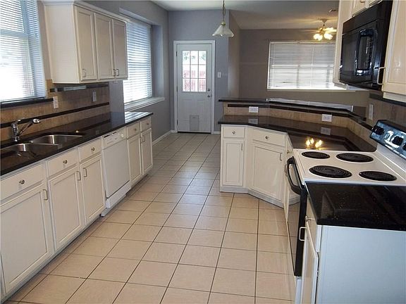 2nd image of 4537 Highridge Dr