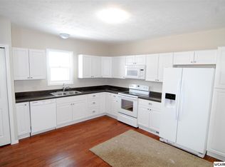 72896 410th St, Bird Island, MN 55310