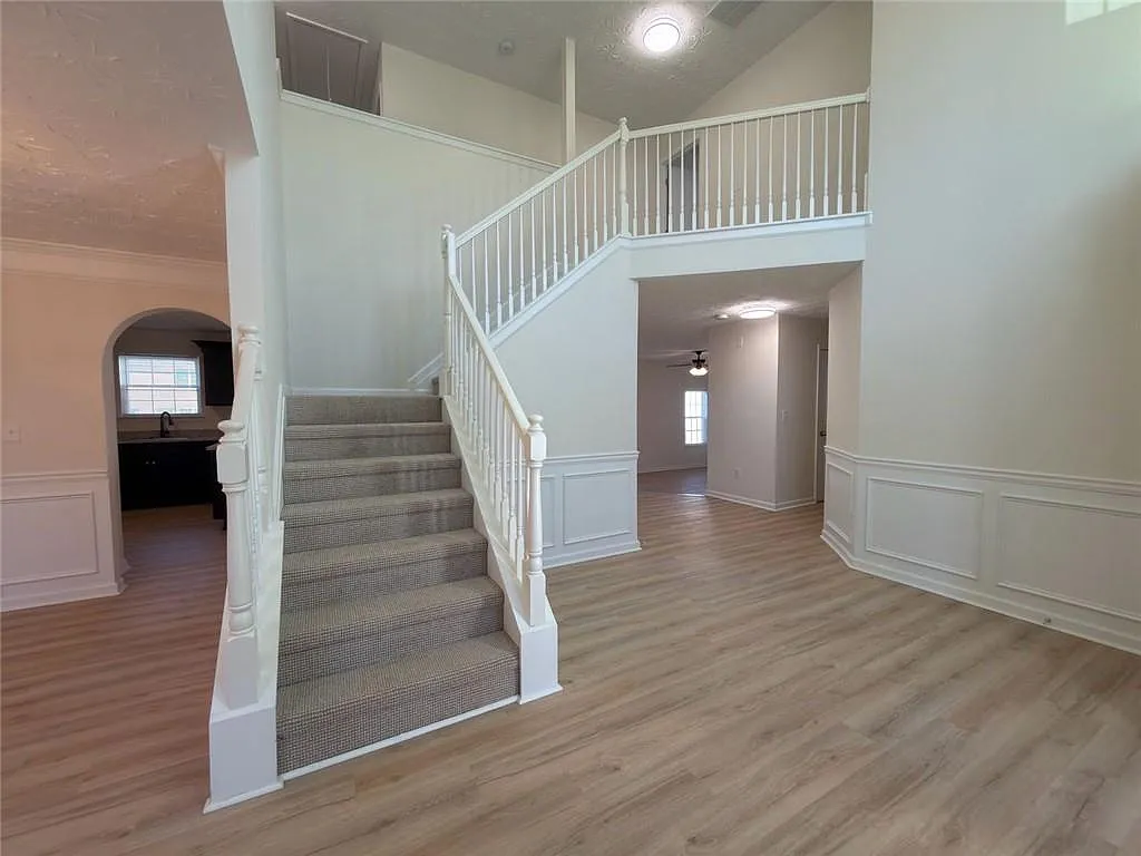 4 bed, 2.5 bath, 3114 sqft, $2,900 — Photo 4
