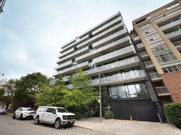 25 Stafford St #704, Toronto, ON M5V 0G3