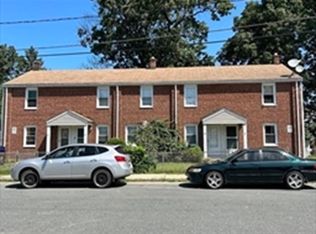 18-27 Decker Pl, Springfield, MA 01104