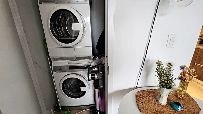 Rented by Compass | media 7