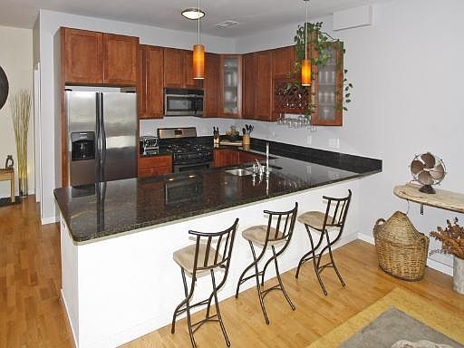 2nd image of 2224 W Madison St Unit 202
