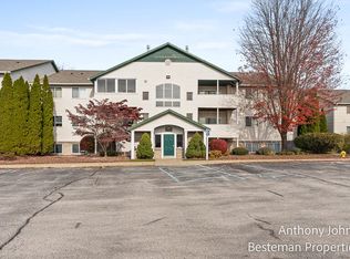 5821 Crosswinds Dr UNIT 21, Norton Shores, MI 49444