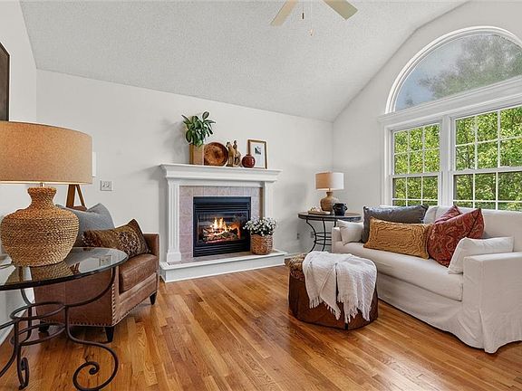 2nd image of 11416 N Ewing Ave