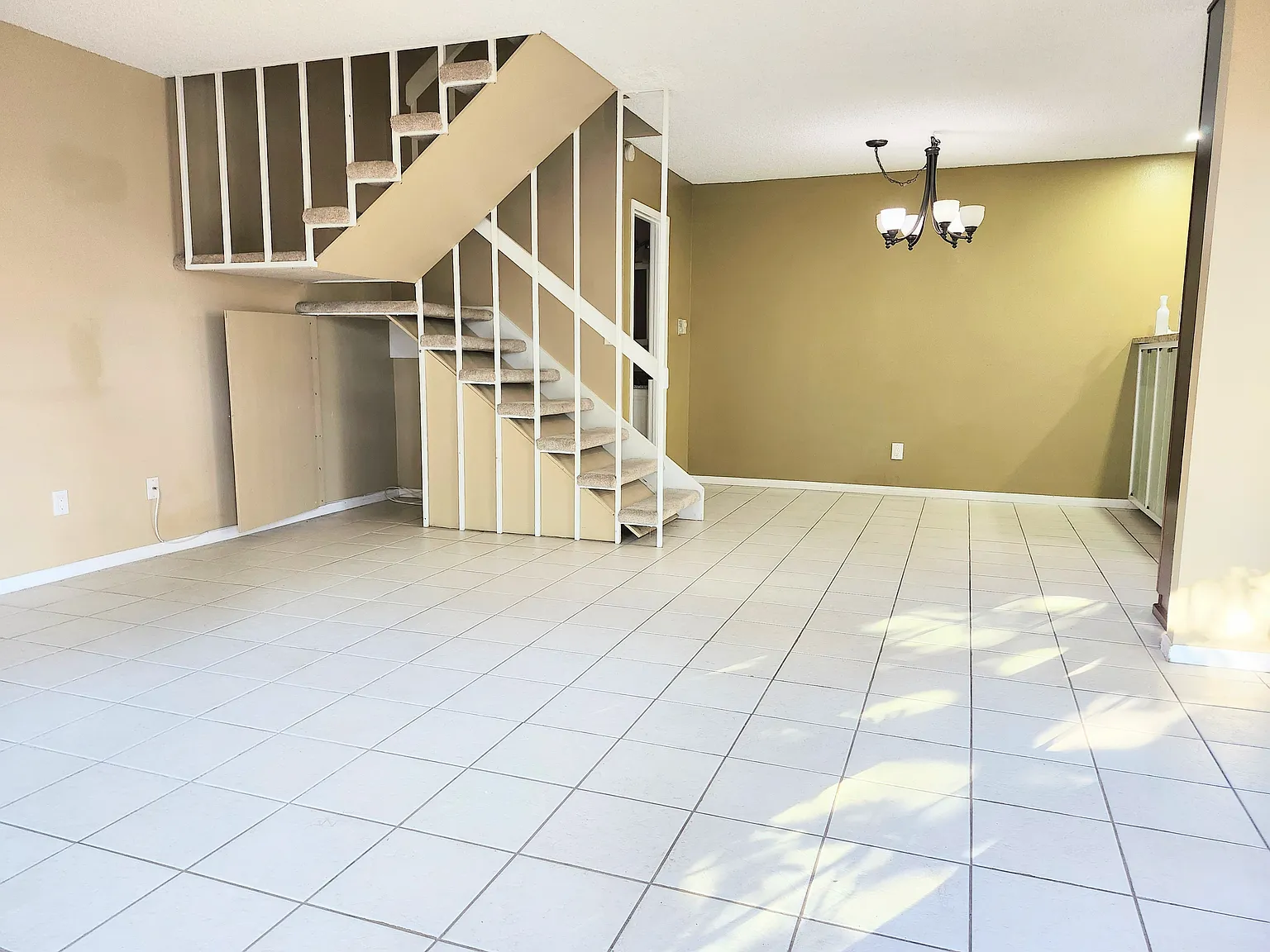 2 bed, 1128 sqft, $3,450 — Photo 2