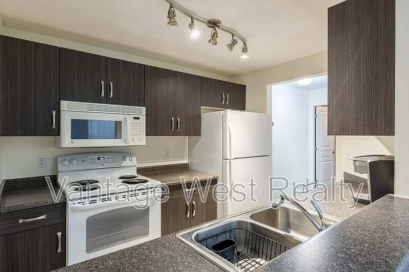 1 bed, 1.0 bath, $1,550 — Photo 3
