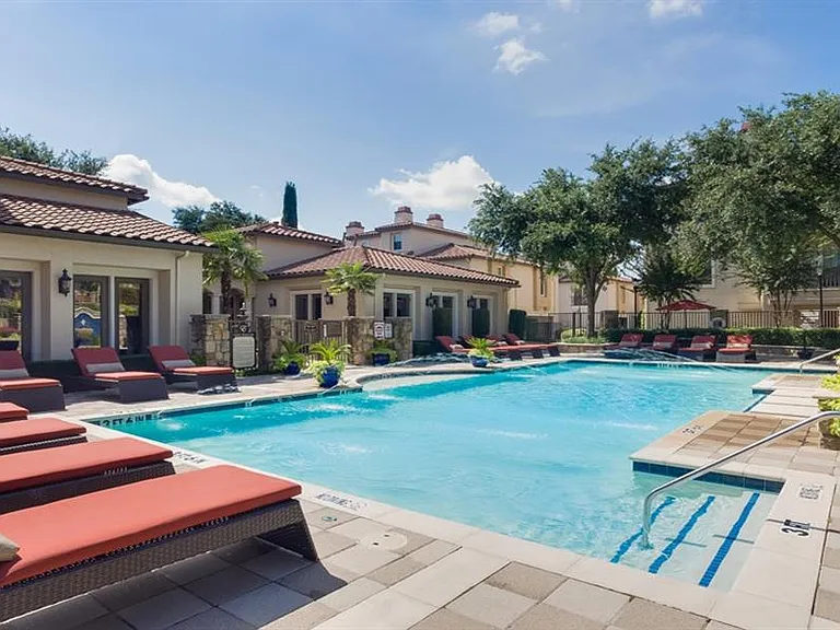 Estancia Townhomes — Photo 19