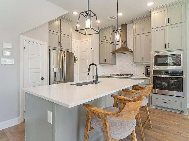7104 Amber Grove Ct — Photo 2