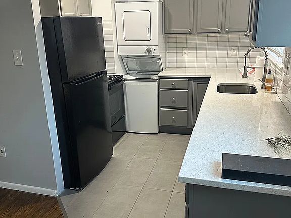 5th image of 228 Webster St NE APT 2