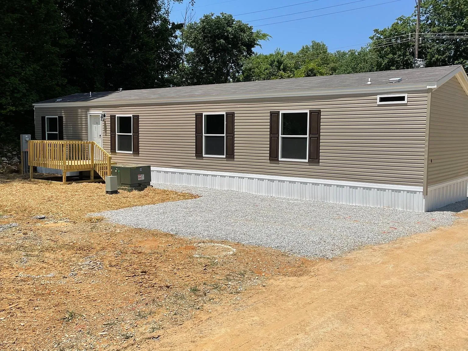 3 bed, 880 sqft, $1,250 — Photo 1