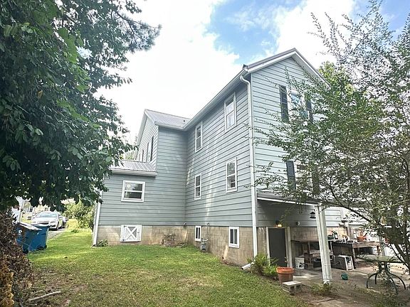 2nd image of 409 W Spring St