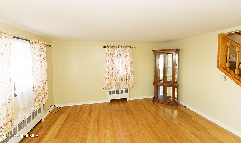5th image of 7 Brigadier Street