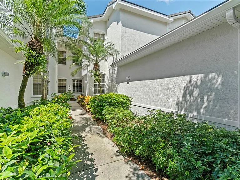 3412 Pointe Creek Ct #102 — Photo 32