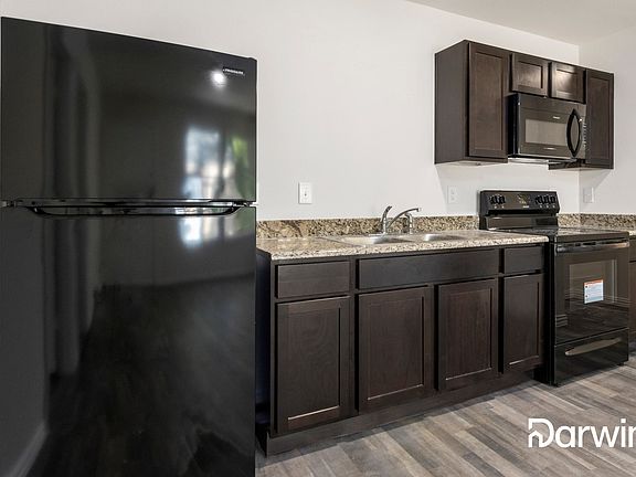 3rd image of 1521 Edna Ln #101