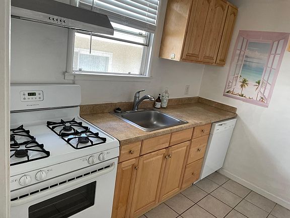 5th image of 1137 El Camino Real APT 4