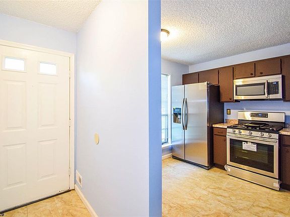 3rd image of 41 Greenwich Dr #1905