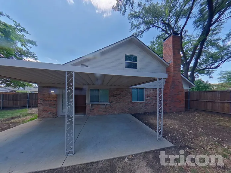 2908 Lemmontree Ln — Photo 17