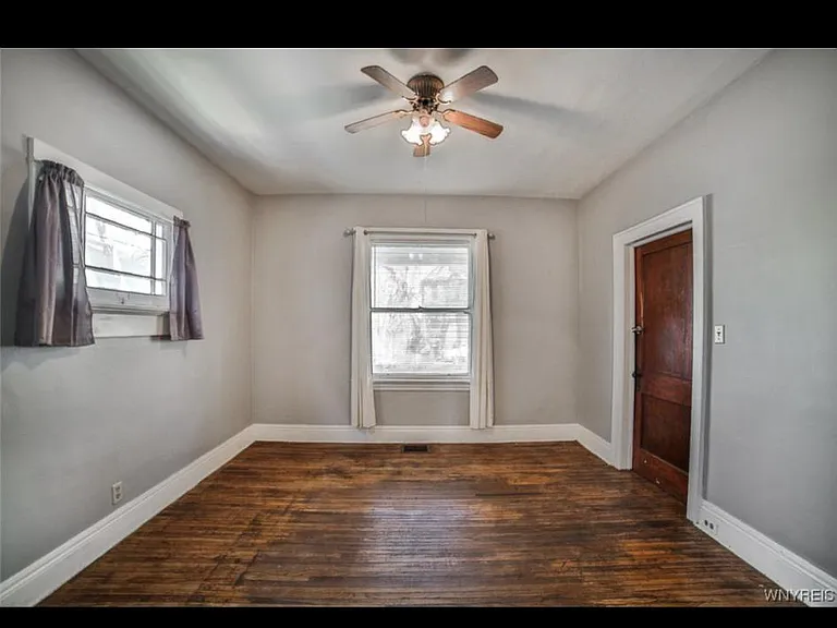 89 Sage Ave #LOWER — Photo 4