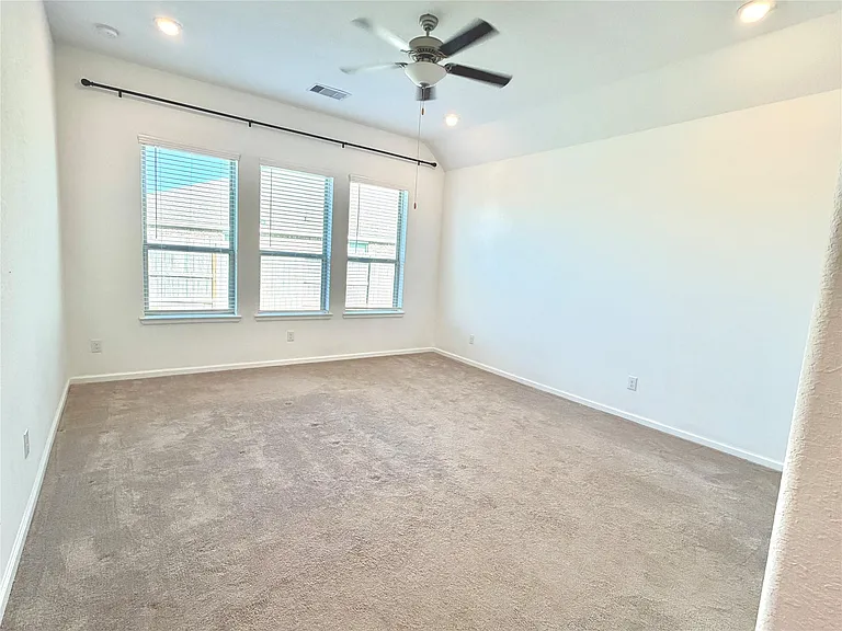 3715 Rock Ledge Dr — Photo 11