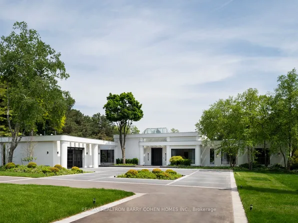 45 Park Lane Cir, Toronto, ON M3C 2N3